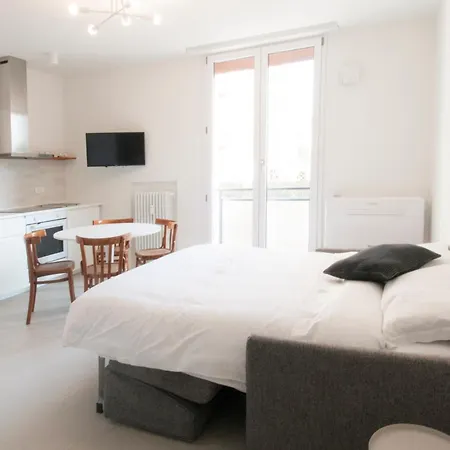 Apartment Brezza - Saffi Design - Ambrogiohost *